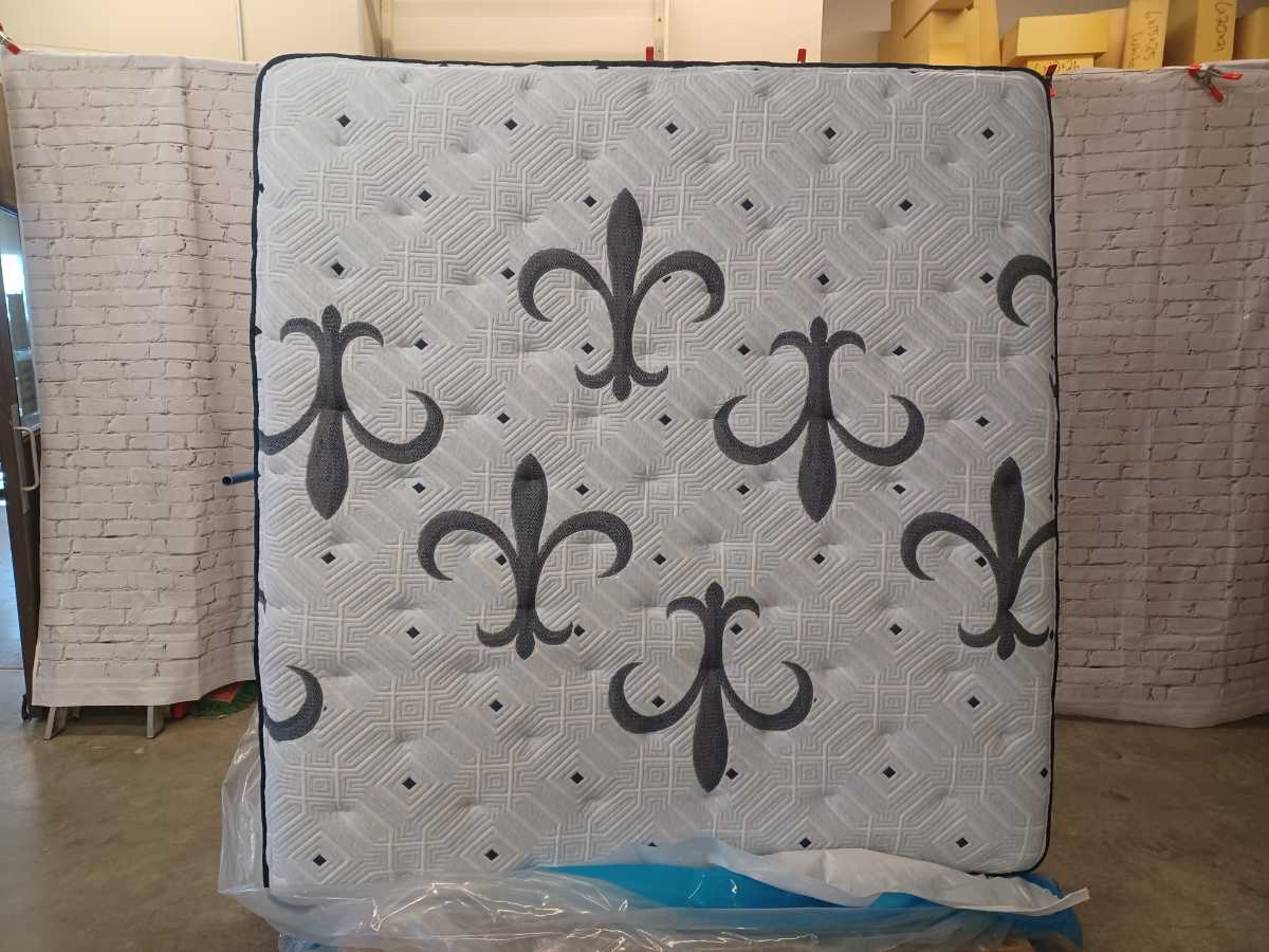 Stearns & Foster® Estate Tight Top Catelyn 13.5 inch Mattress - King - Gallery Image 3